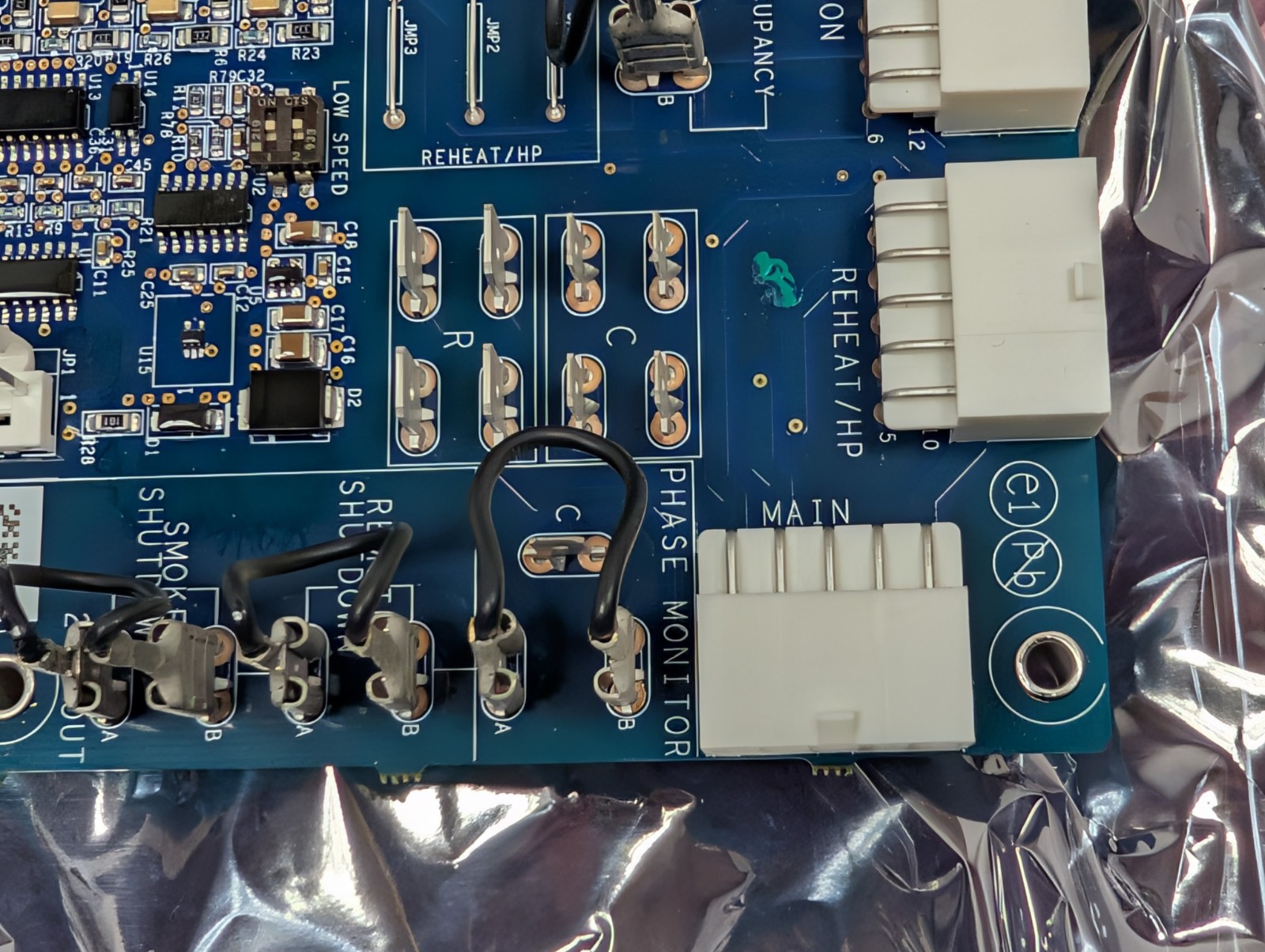 Carrier Unit Control Board HK50AA058 CEPL131195-01-R New, Open Box