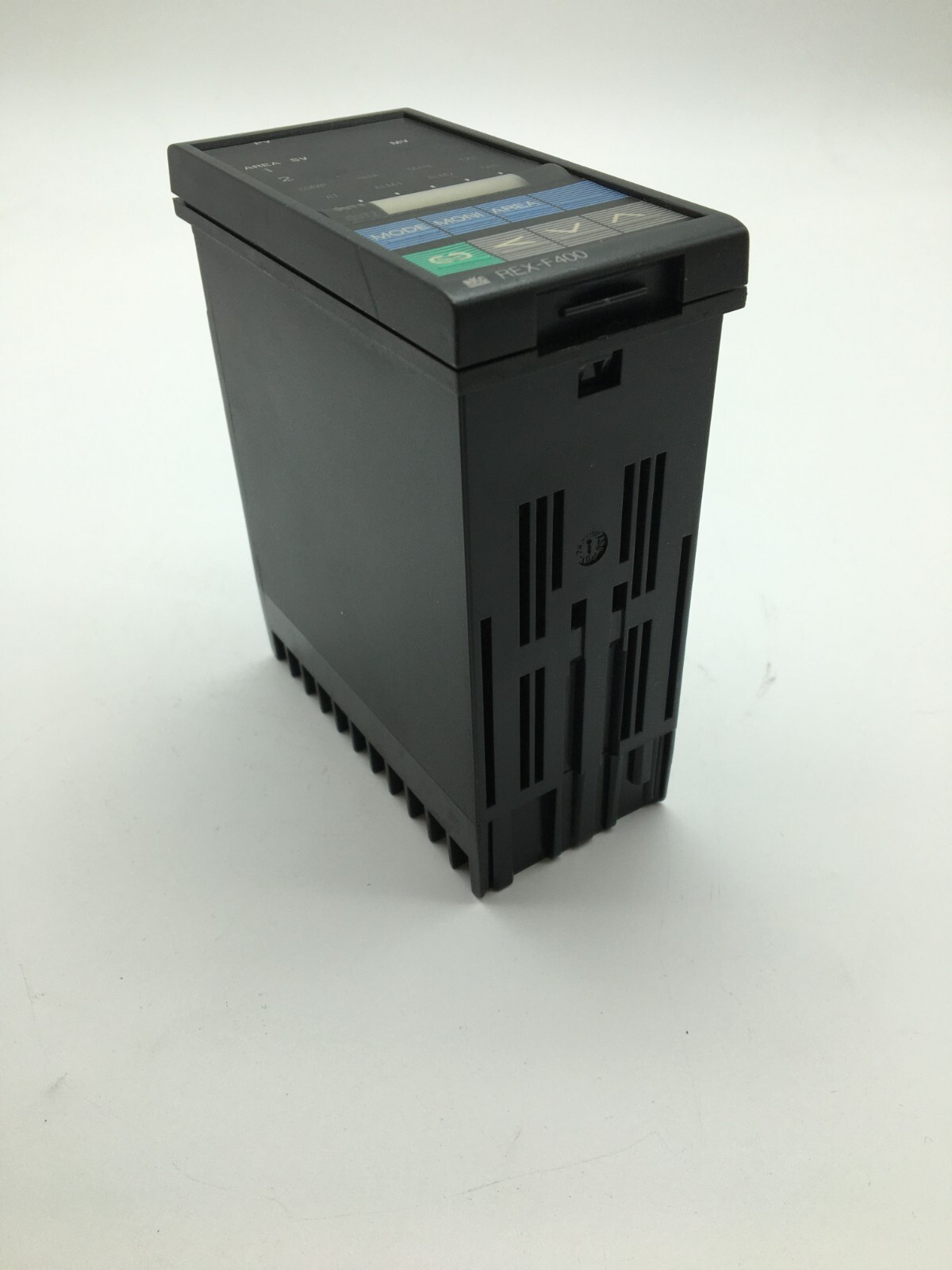RKC REX-F400 F400FJ08-M*NP-NNN-NN Temperature Controller 100-240VAC 8VA/11VA