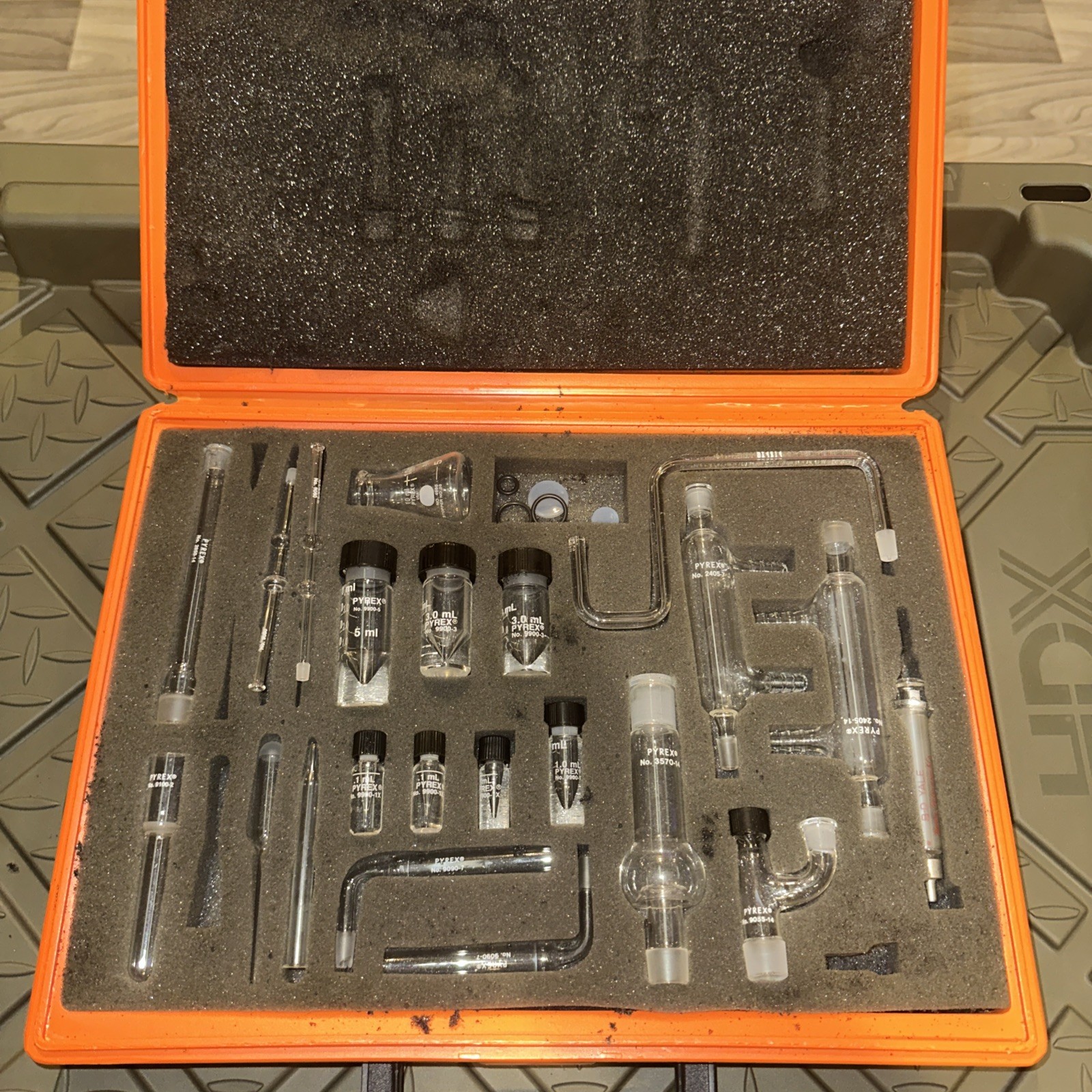 Vintage Corning PYREX Micro Organic Chemistry Kit 6949M-2 Intermediate glass #15