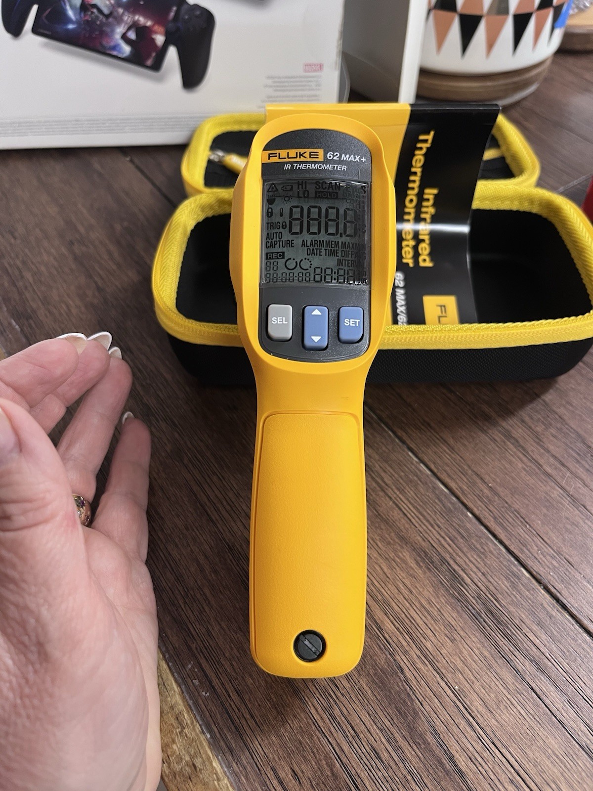 Fluke 62 MAX IR Thermometer 3M Drop -30 To 500C Water/Dust Resistant IP54 Rate