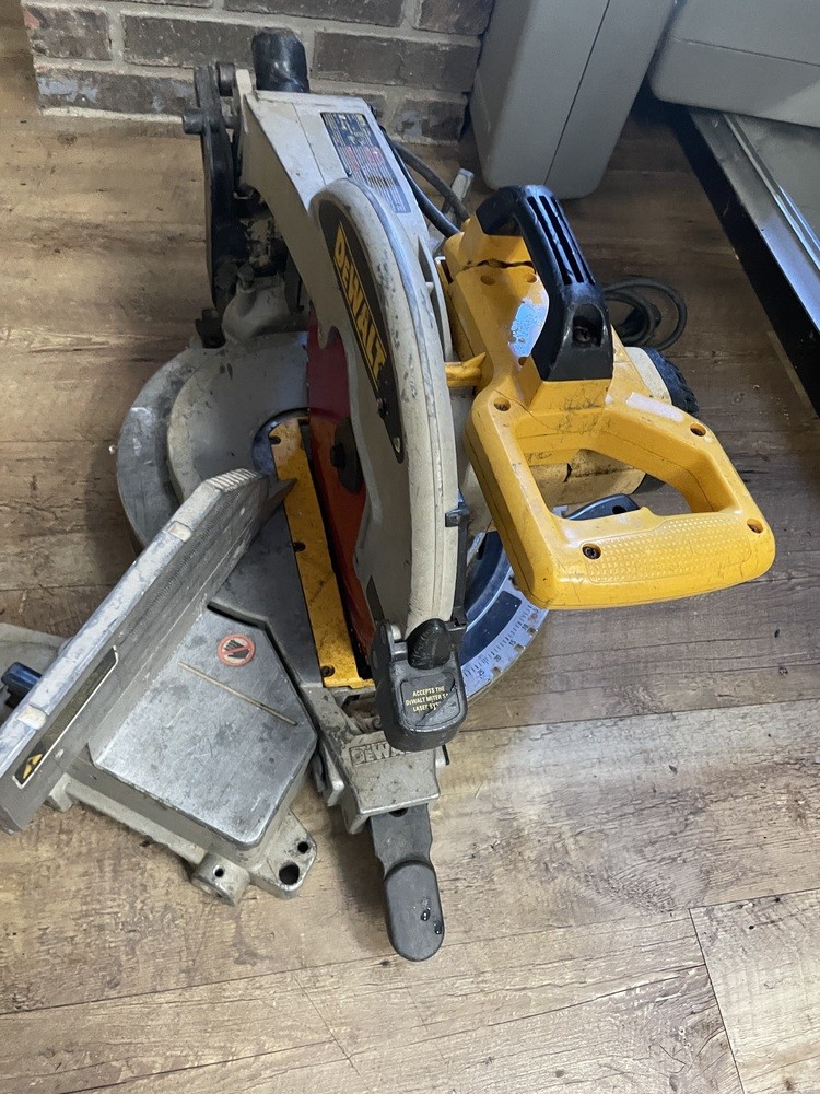 Dewalt Mitre Saw dw715 – PPSKN (323847)