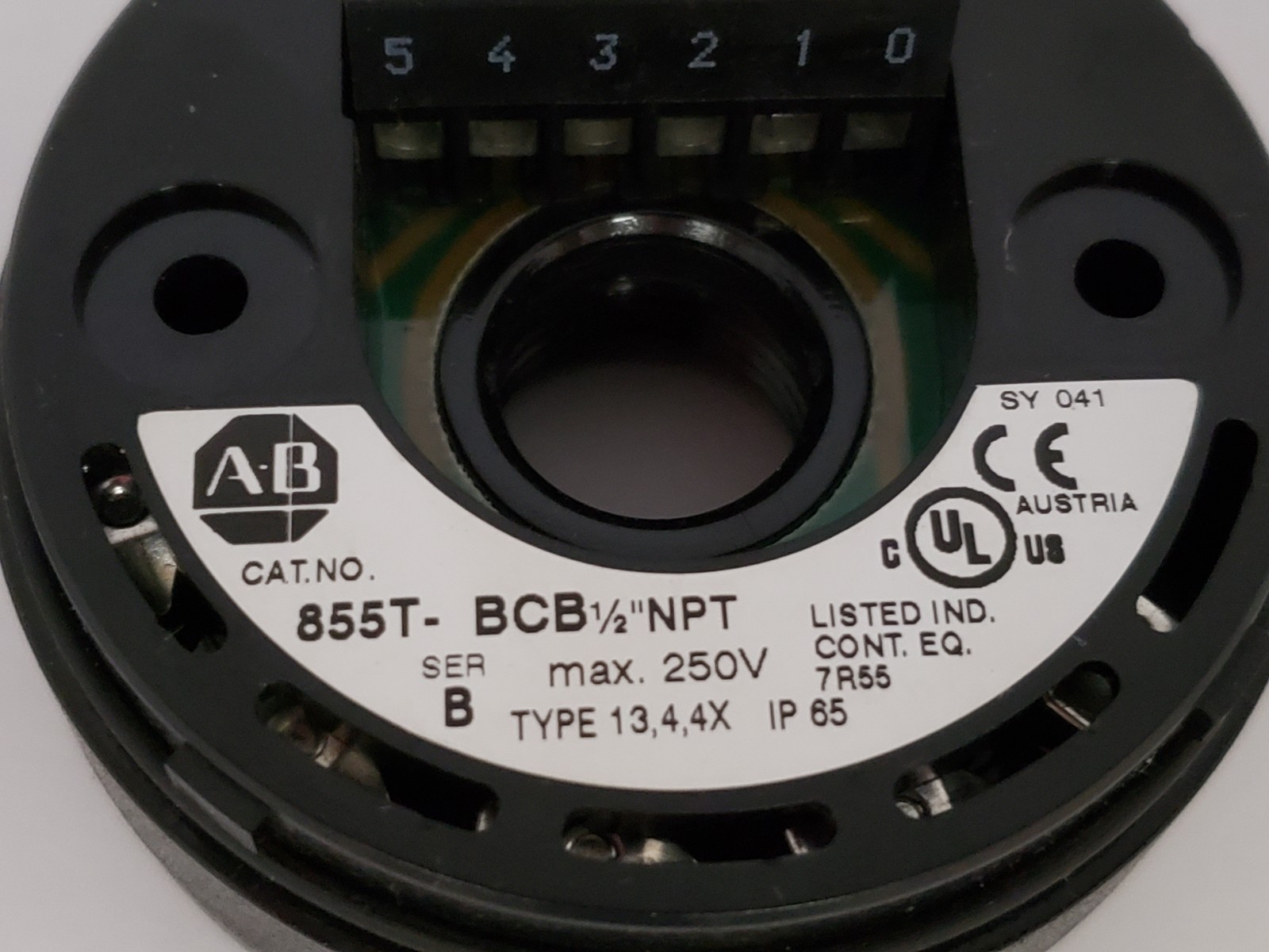 ALLEN BRADLEY 855-BCBC STACK LIGHT SURFACE MOUNT BASE SERIES B