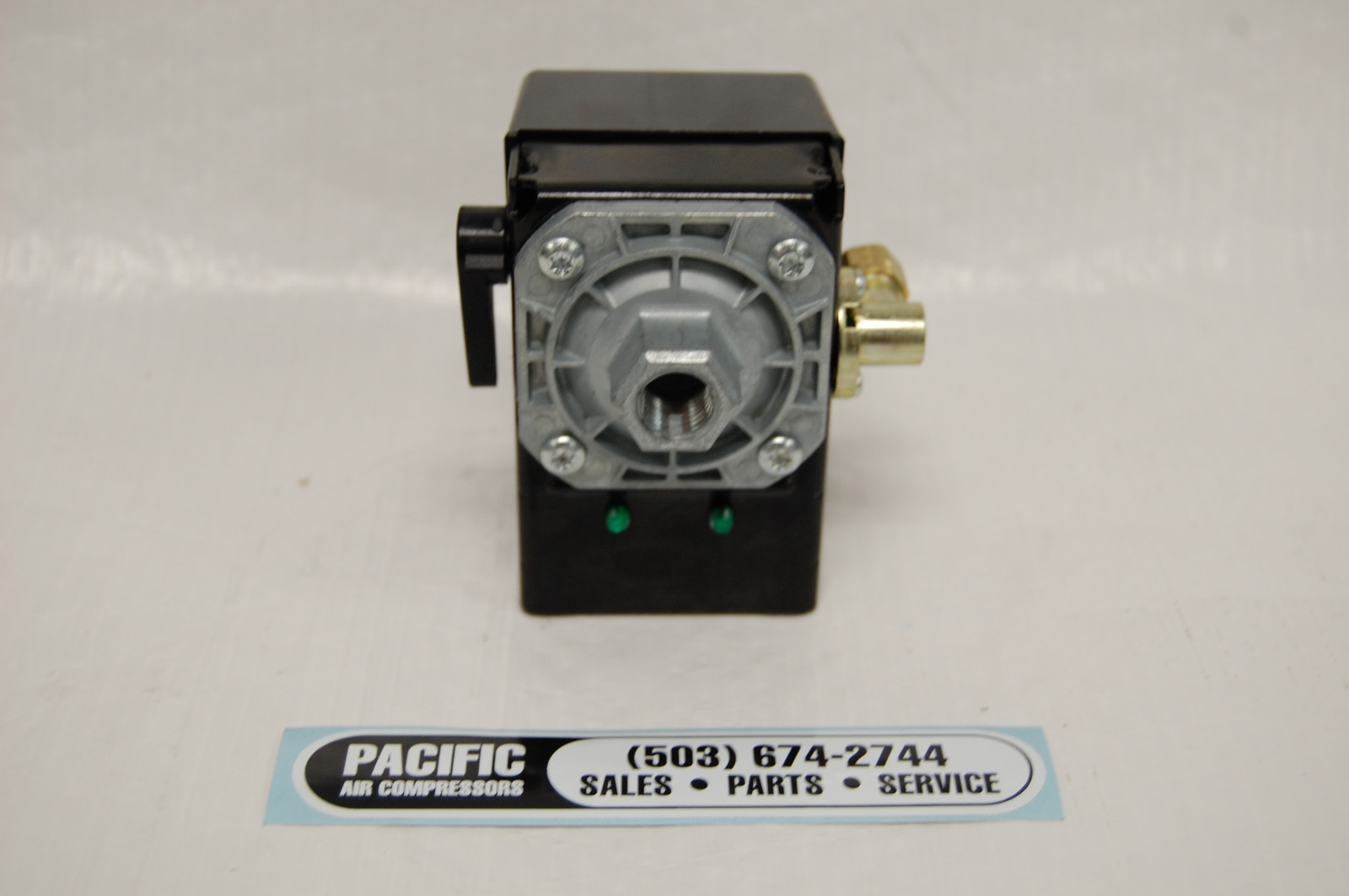 FURNAS HUBBELL 69MC8 PRESSURE SWITCH 115 ON-150 PSI OFF 1/4” FPT