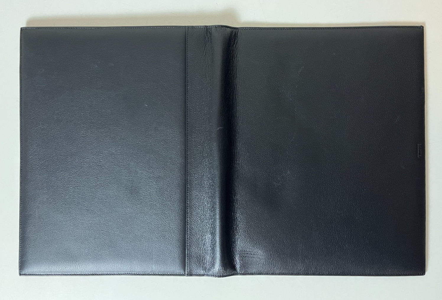 Tumi – Nassau – Leather Letter Pad – Black