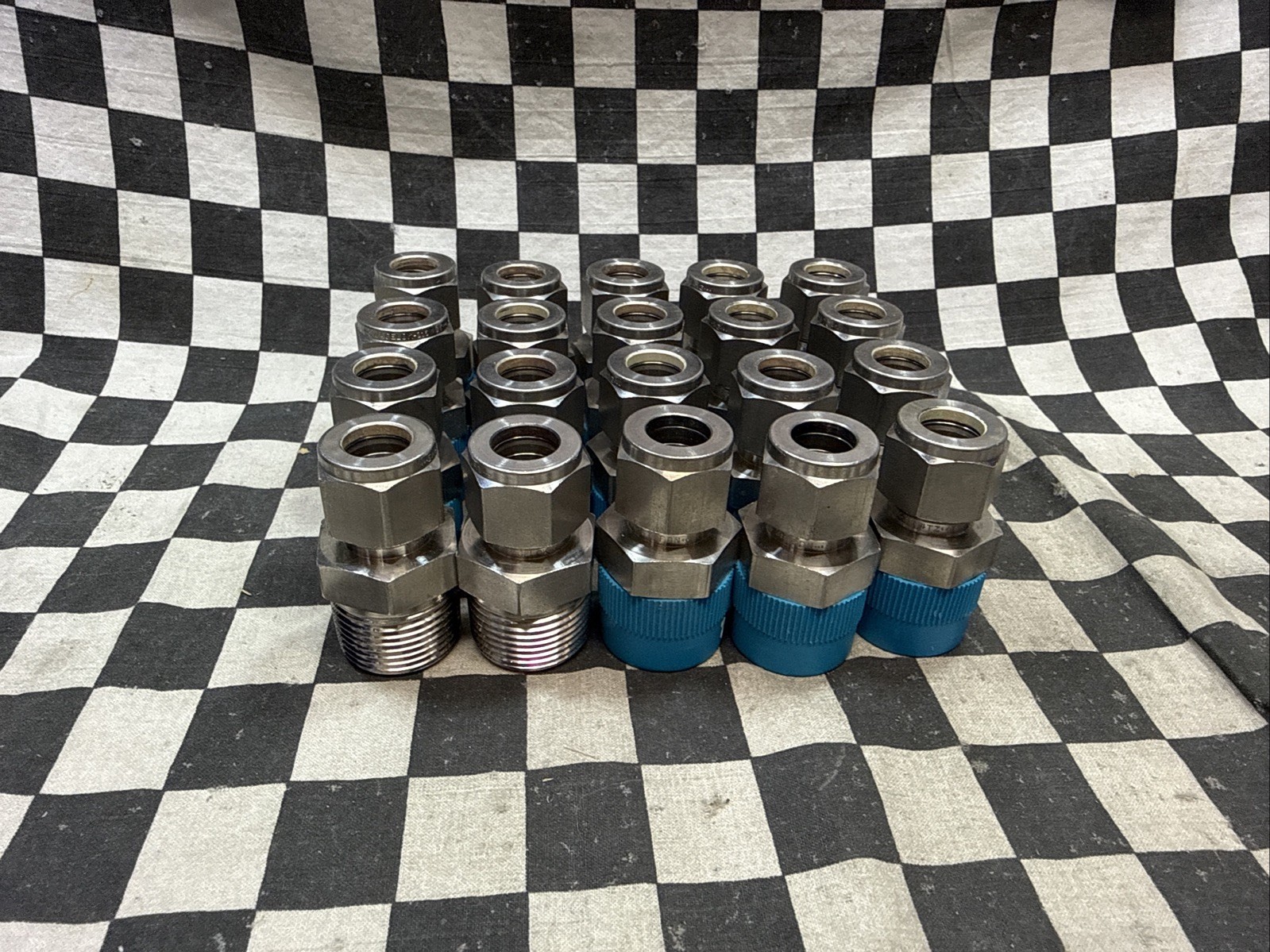 x15 SWAGELOK Male Connector 1/2″ X 3/4″ NPT, SS-810-1-12, SHIPSAMEDAY#1174W7