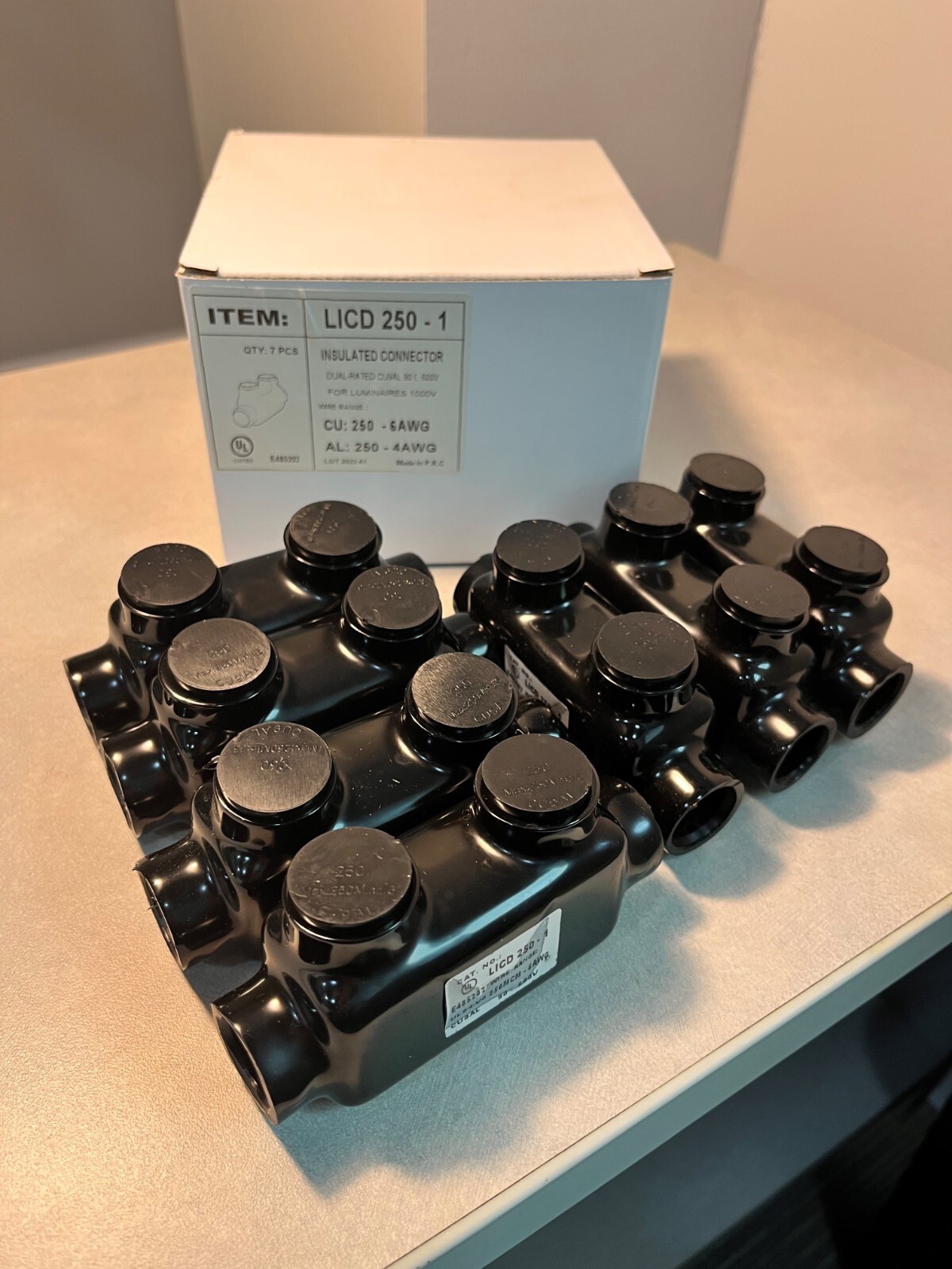 Insulated In-Line Multitap (Polaris-type) Connector 2 port 250 6 AWG 7pc