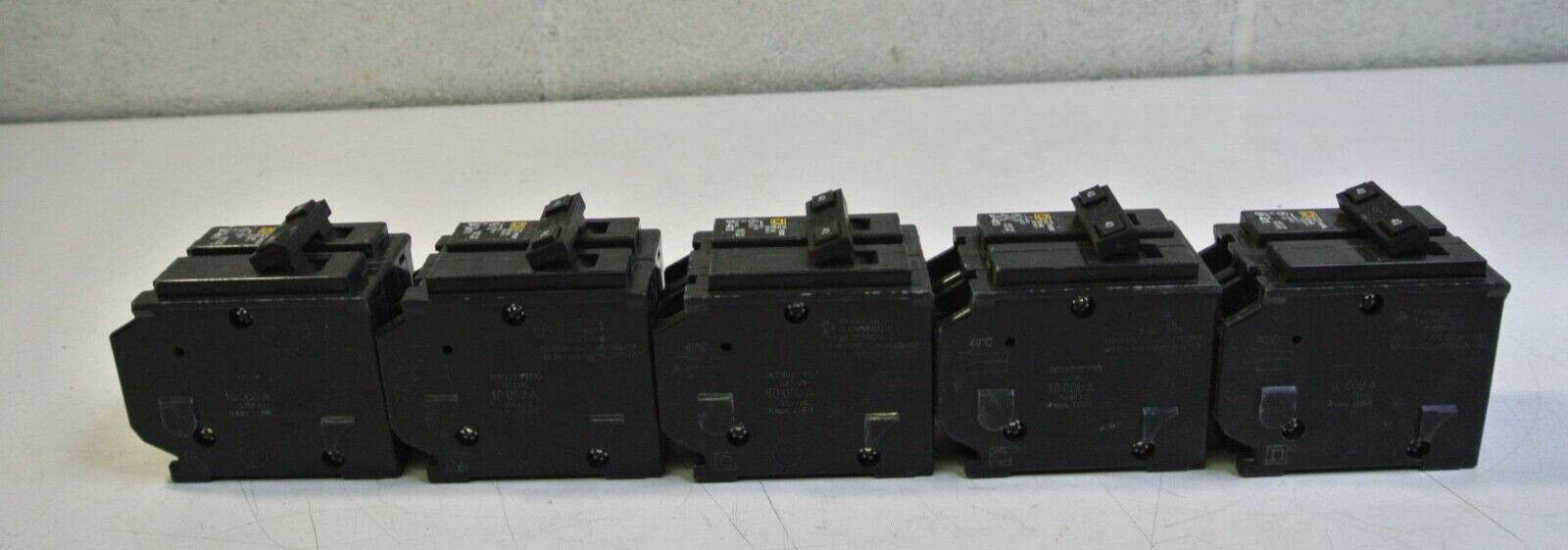 (5) Square D HOM240 Circuit Breaker 2-Pole 40 Amp 120/240 Volt AC