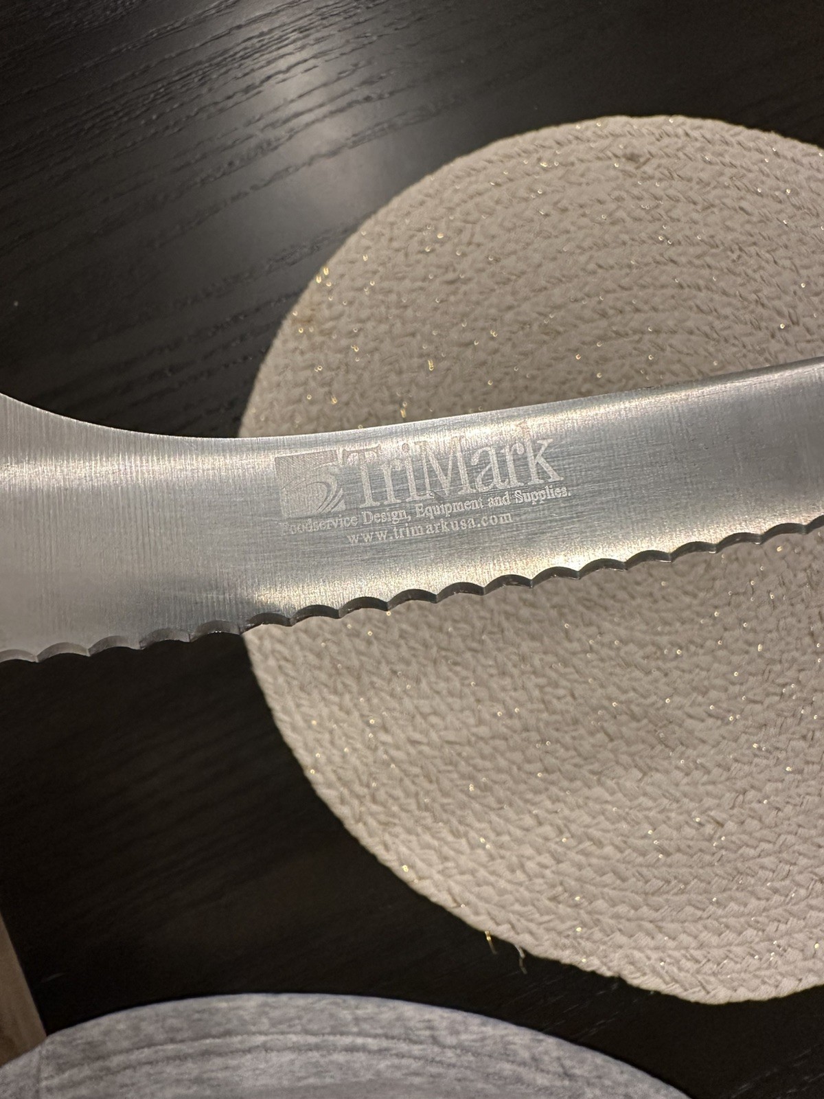 Dexter USA 9″ Offset Scalloped Slicer Bread Sandwich Knife Black SG163-9SC