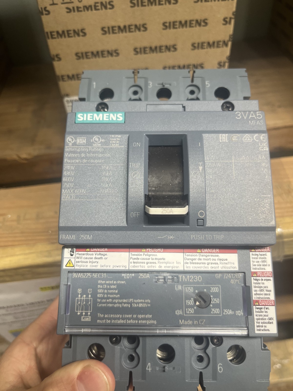 3VA5225-5EC31-0AA0 Siemens 250a 3P 480v Breaker replaces FXD63B250