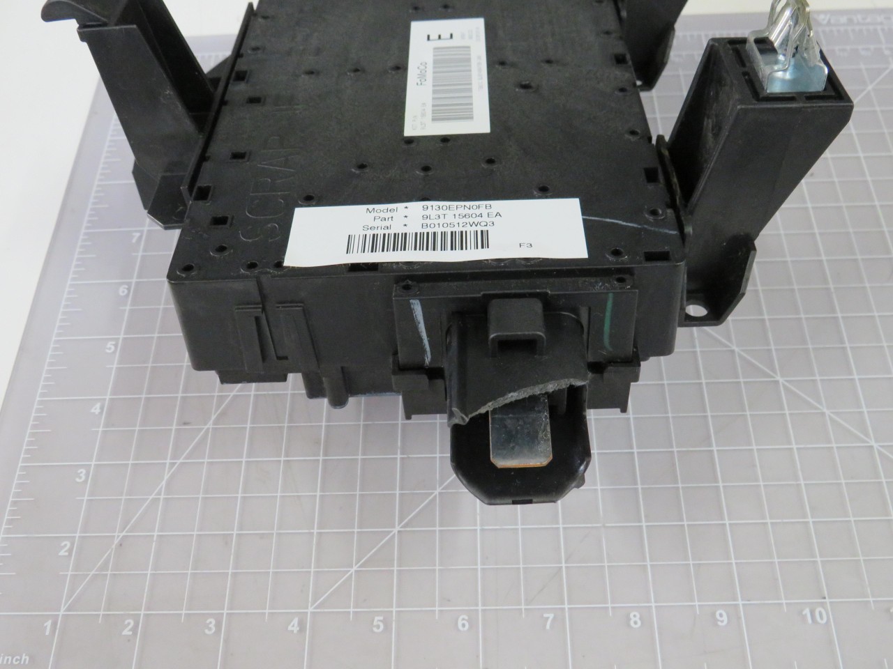 FOMOCO 9L3T 15604 EA 9130EPN0FB INTERIOR CABIN FUSEBOX W CONNECTOR DAMAGE T15961