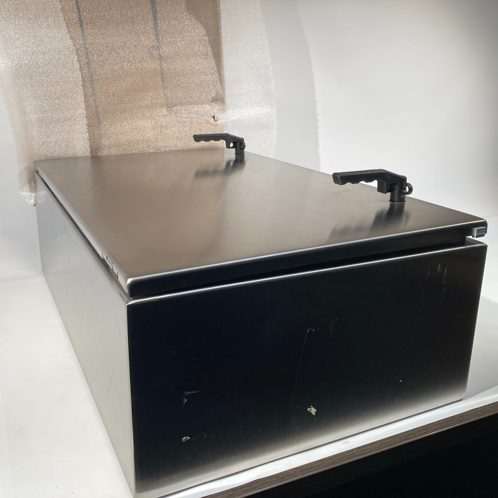 nVent Hoffman 30″ x 18″ x 8″ SS Enclosure NEMA CSD30188EMCSS Wall mounted, READ