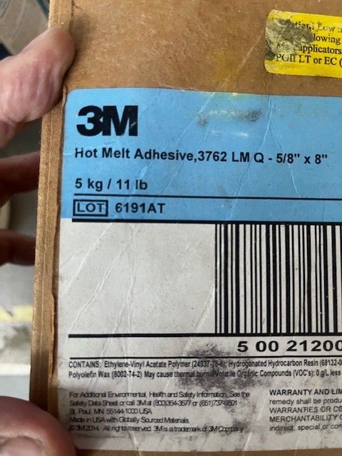 3M Hot Melt Adhesive 3762 LM Q Scotch-Weld (Full Case) 5/8″ X 8″