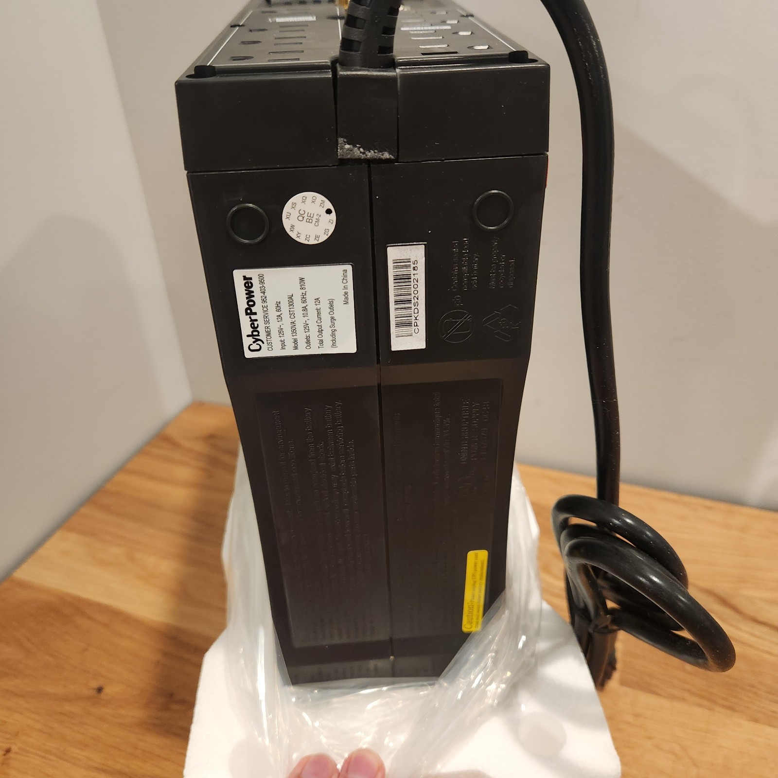 CyberPower CST1300AL Battery Backup Auto Voltage Regulation 1300VA 810W 120V