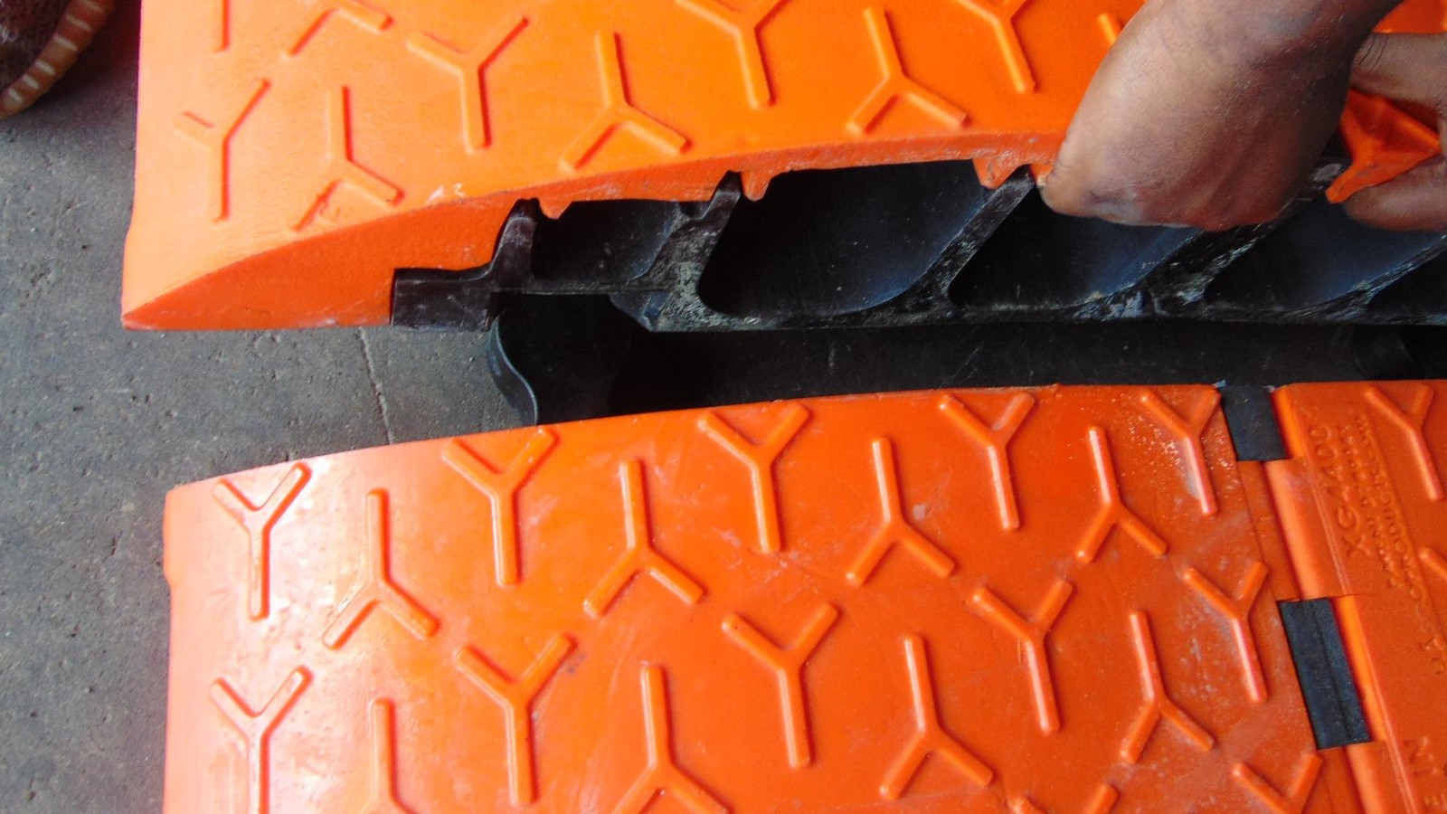 Cable Protector Ramp – 40″ x 27-1/2″ x 7-1/4″