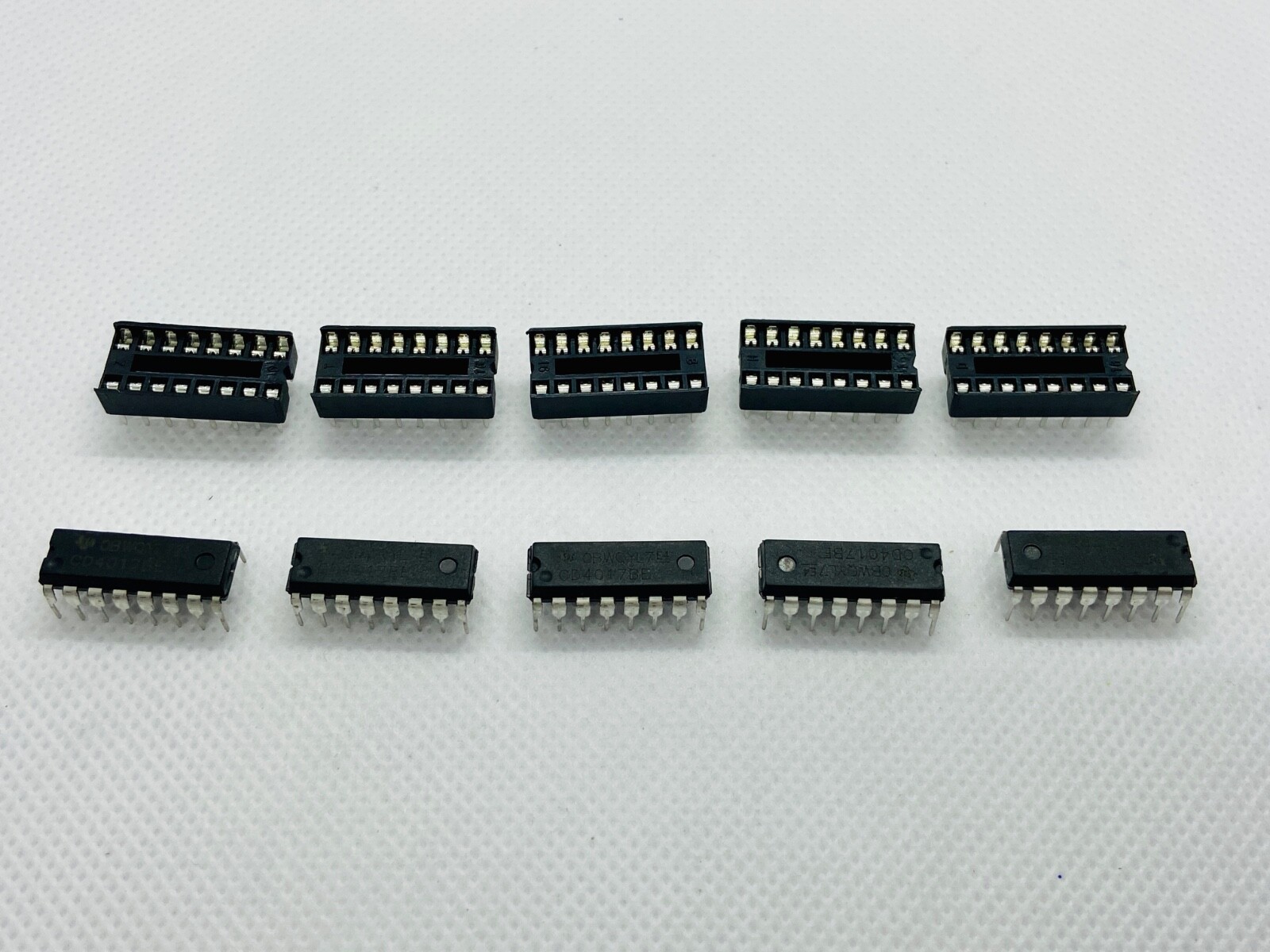 5-10 Set CD4017 CD4017BE DIP-16 Decade Counter Divider IC with Socket Choose Qty