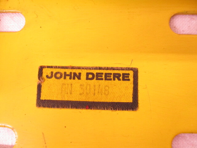 John Deere Hinge (AN30148)