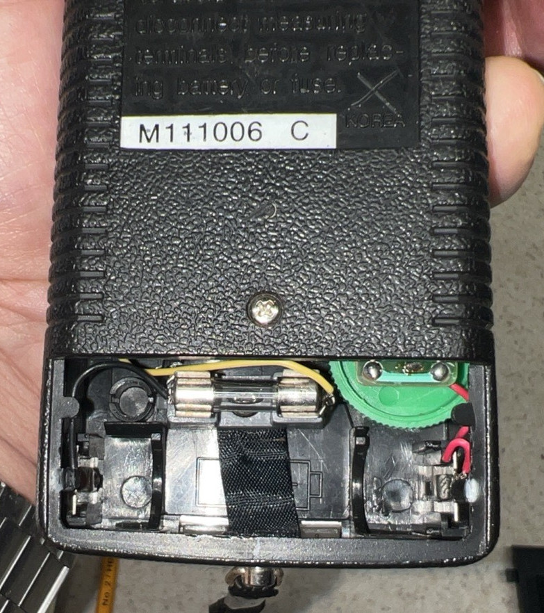 UNIVERSAL ENTERPRISES MCP4 Clamp Meter. UNTESTED