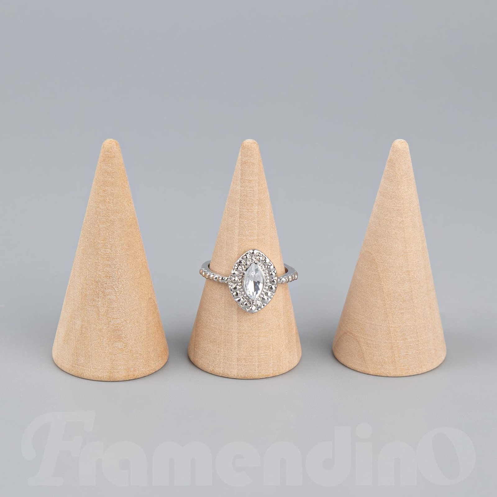 Framendino, 20 Pack Wood Cone Ring Display Stand 20 Pack, Vertical Shaped