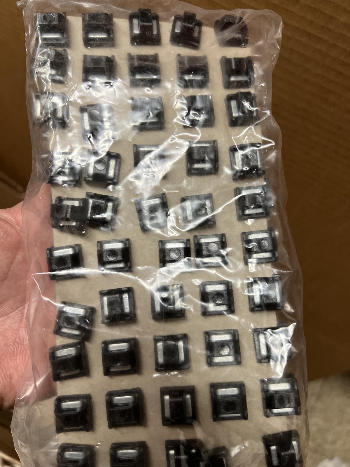 5 lb magnetic cable tie mount, qty 100