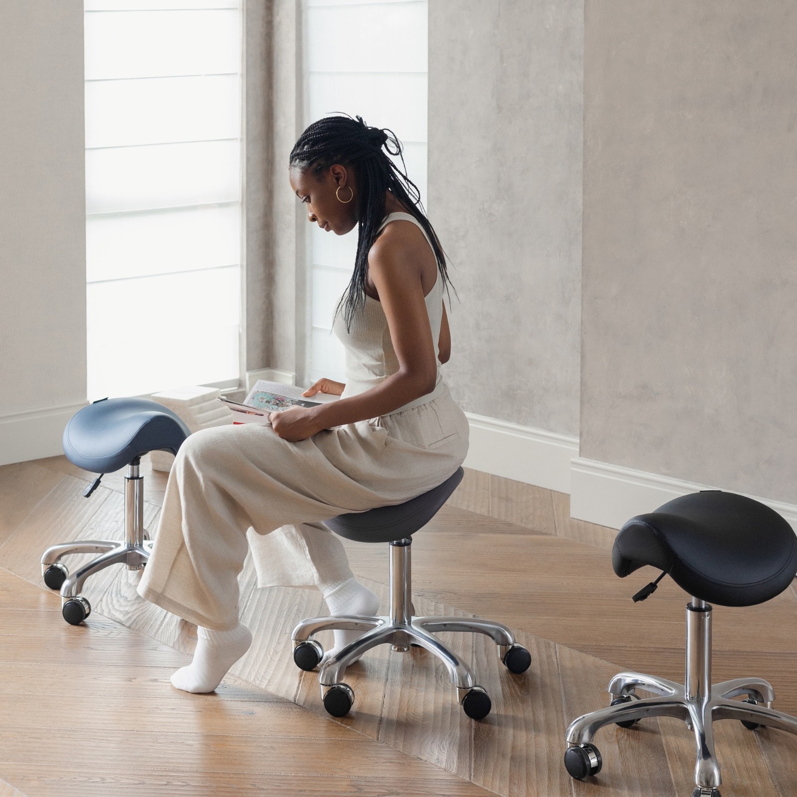 DR.LOMILOMI Hydraulic Swivel Rolling Saddle Clinic Spa Massage Stool Chair 506
