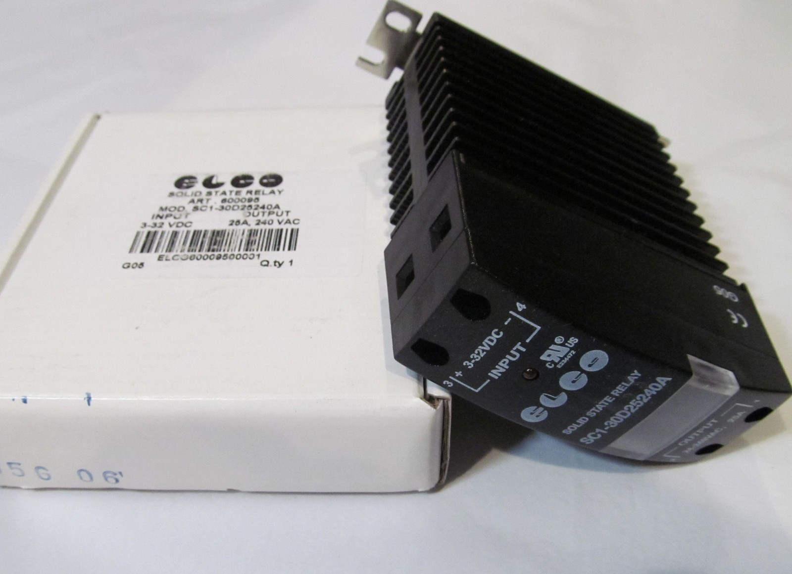 NEW ELCO SC1-30D25240A SOLID STATE RELAY WITH HEAT SINK 25A 240 VAC 3-32 VDC DIN