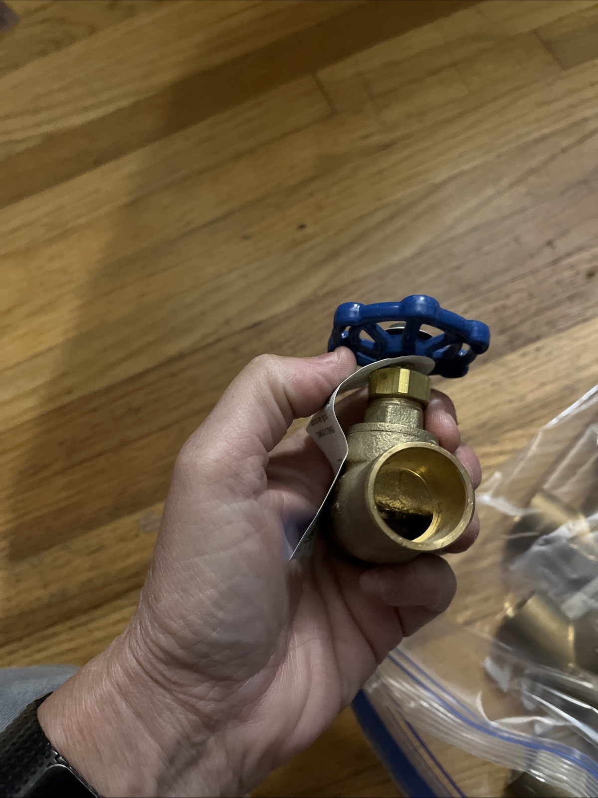 Mixed Lot of 85 Plumbing Valves – New – Please See Pictures