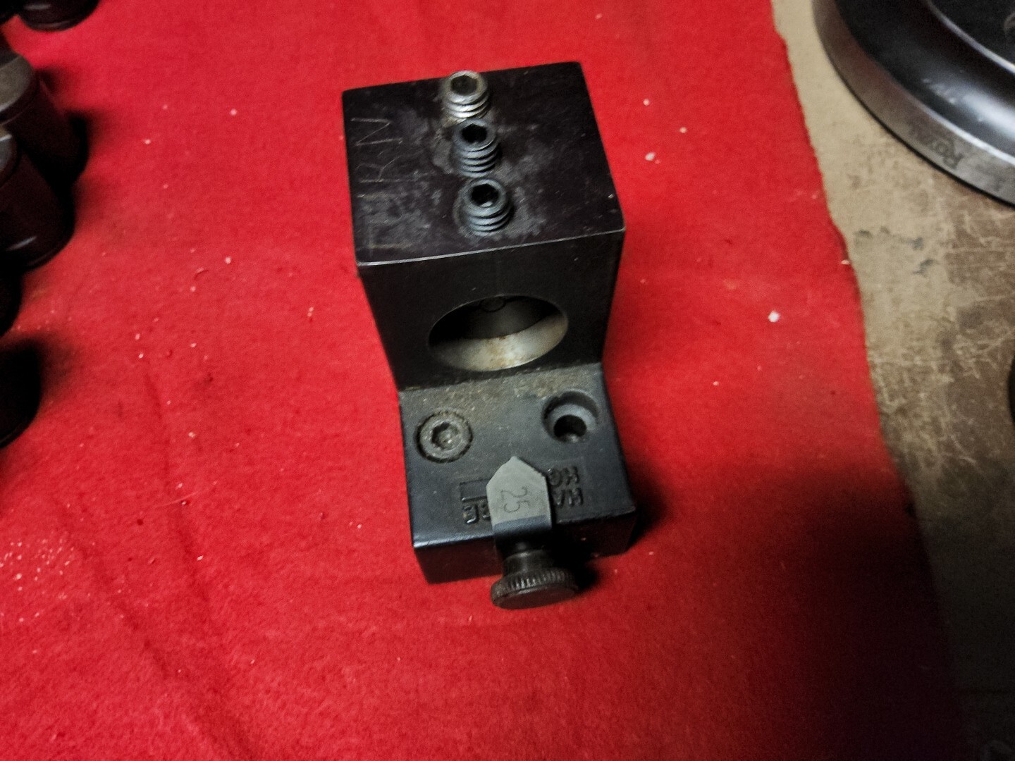 HARDINGE CONQUEST GT HG-6 ROUND SHANK 1″ HOLDER WITH 50 MARCELLUS BUSHINGS