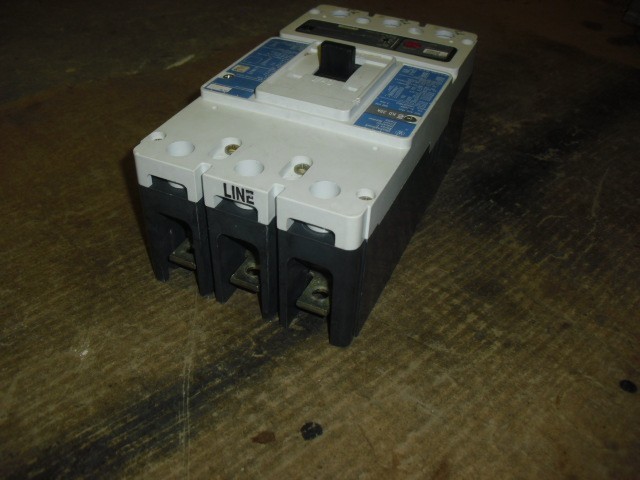 Westinghouse KD3400F 400A 3 Pole Circuit Breaker 600V w/ 2KS250T & KS3250T