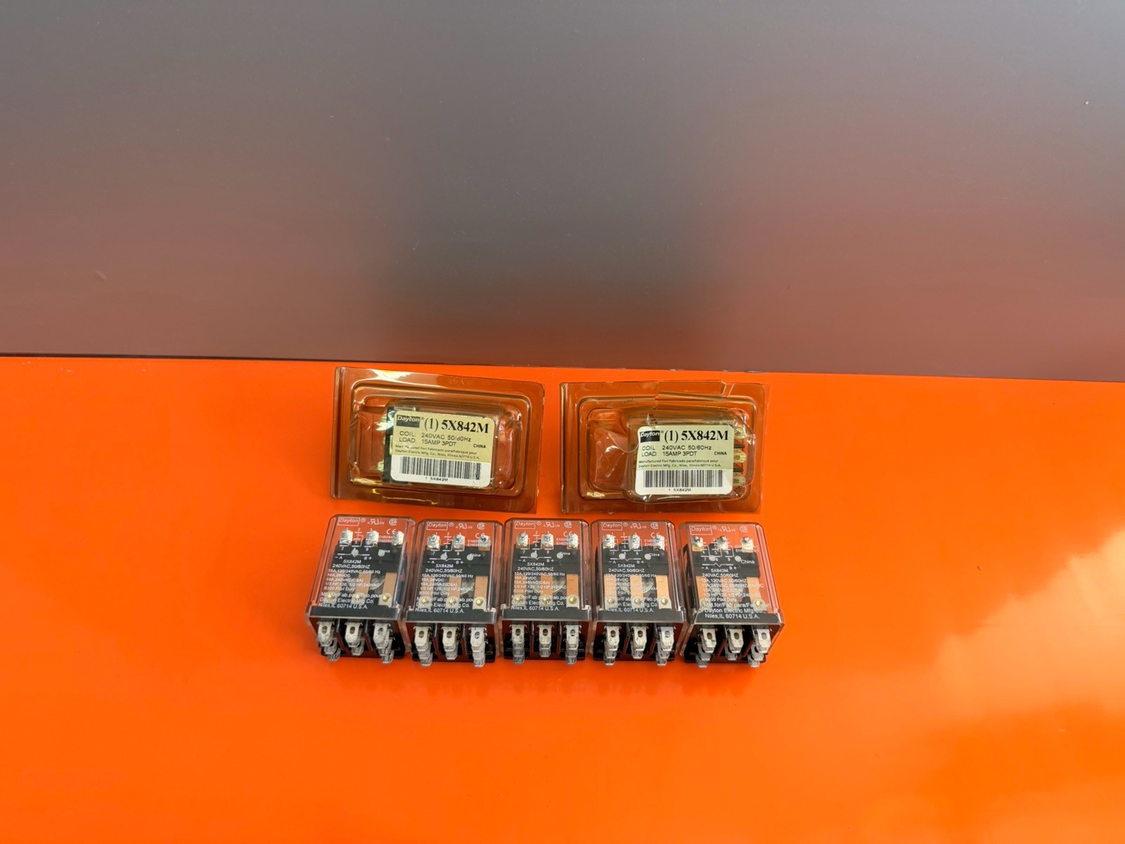 DAYTON General Purpose Relay 240VAC 15A 50/60Hz 11 Pin 5X842M Qty 7