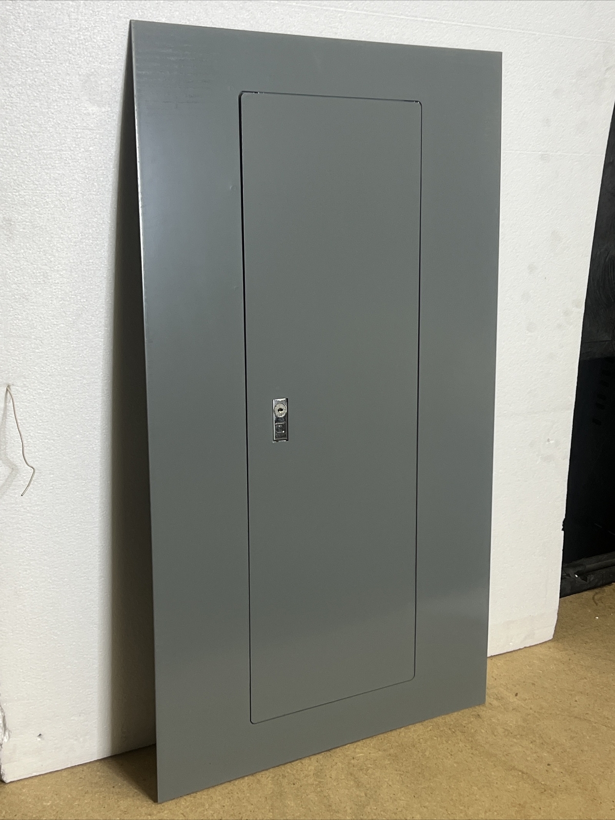 Square D MHC35S Type1 Enclosure Breaker Box NQOD Panelboard Cover Door 35″ x 20″