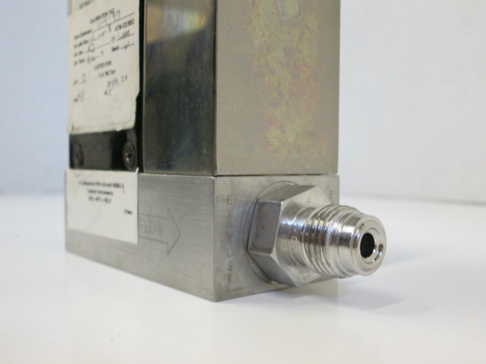 Unit UFC-1100A Mass Flow Controller MFC, H2, 15 SLM, 1/4″ Male