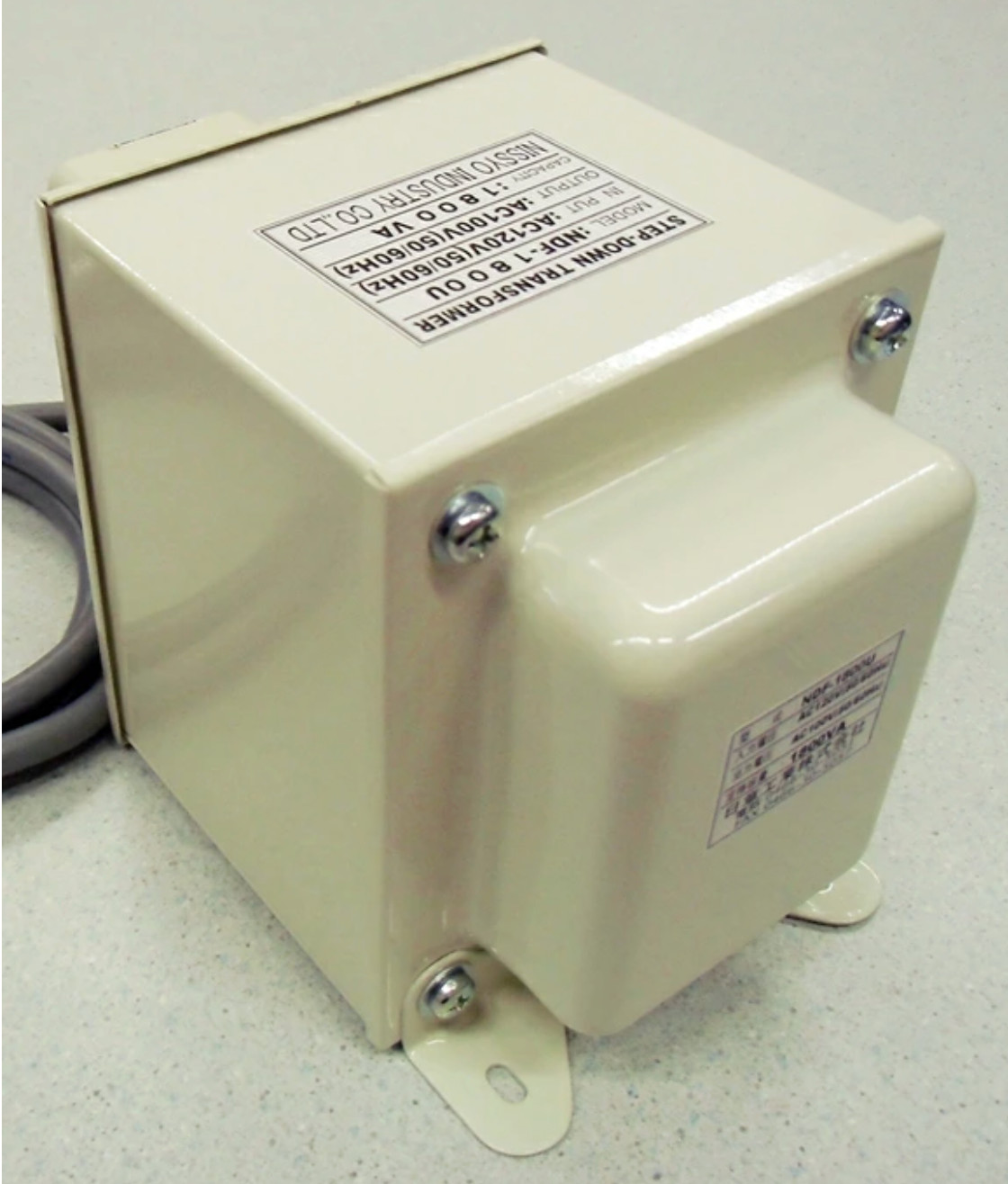 NISSYO NDF-1800U Voltage Down Transformer 110V 120V 130V to 100V 1800W Japan