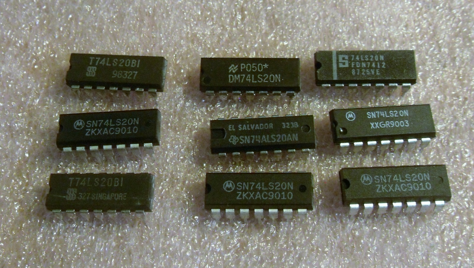 74LS 54LS Low-power Schottky TTL Logic Gates Thru-Hole – Lots and Single ICs