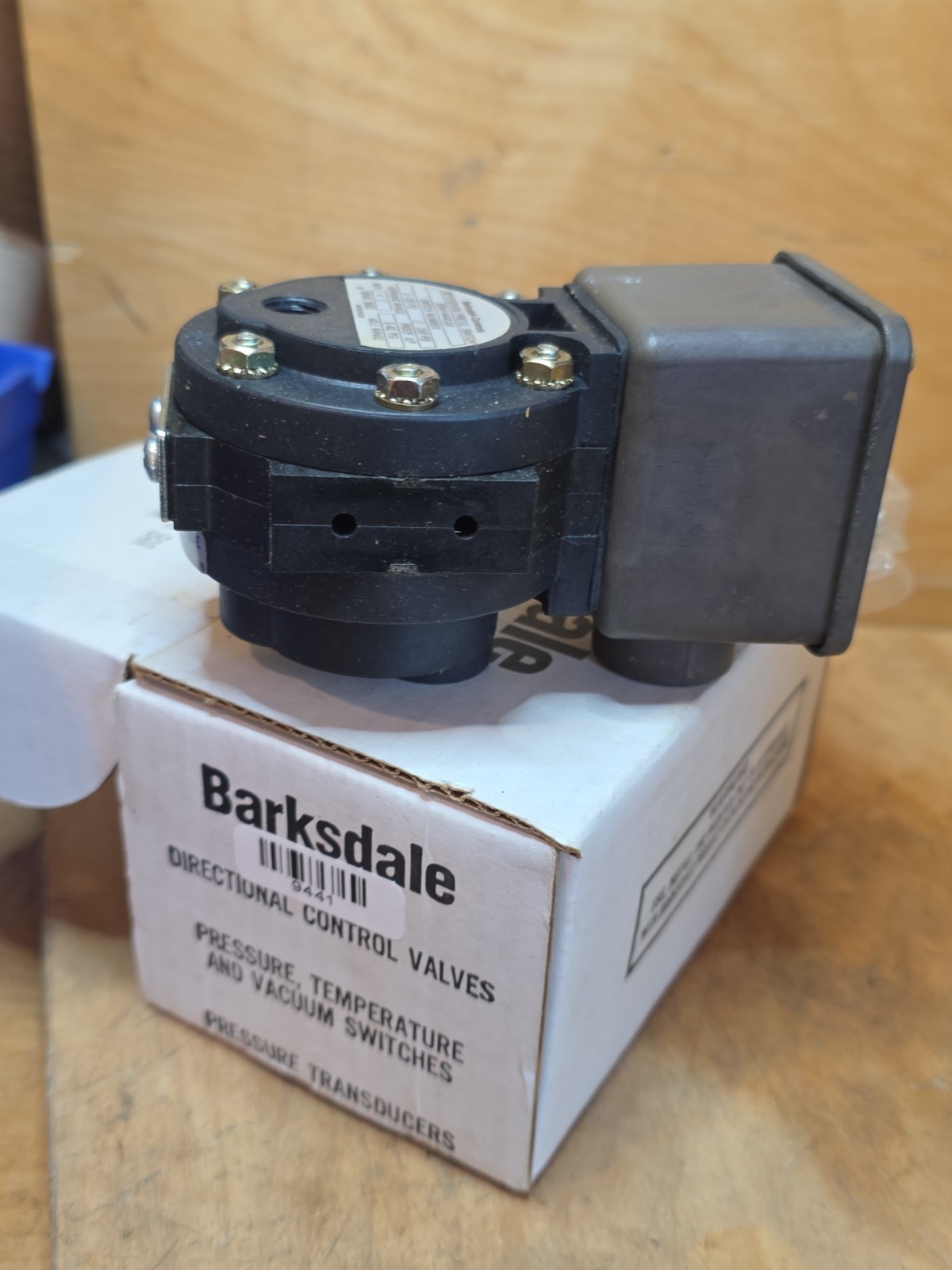 NEW BARKSDALE EPD1H-AA40-Q4 DIFFERENTIAL PRESSURE SWITCH 3-150 PSI 250VAC 28VDC