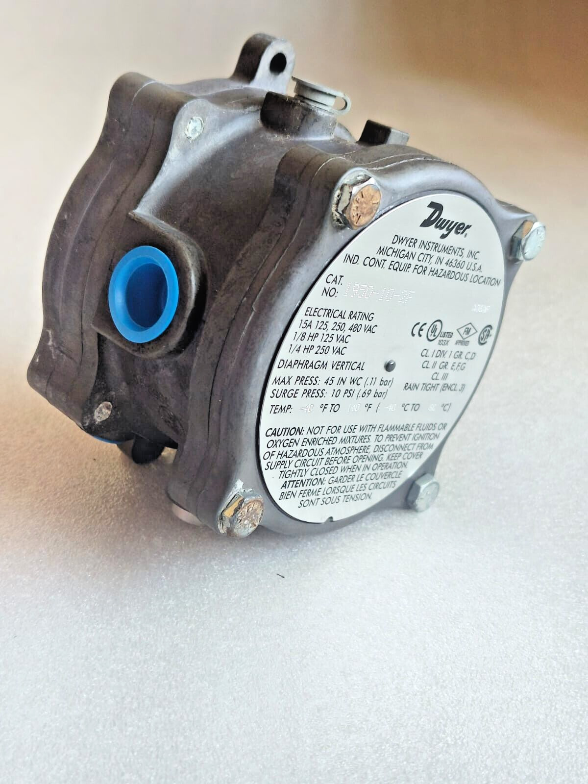 DWYER 1950-10-2F EXPLOSION PROOF DIFFRENTIAL PRESSURE SWITCH NEW# FREE SHIPPING.