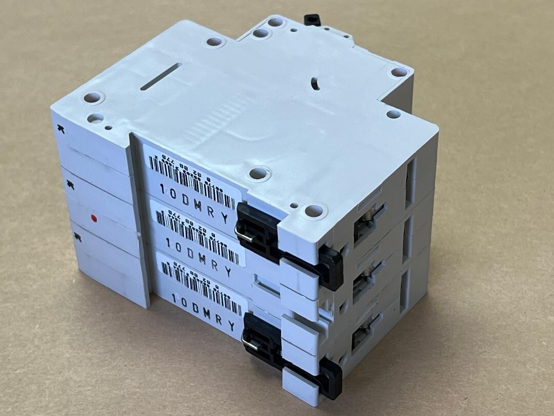EATON CIRCUIT BREAKER FAZ-D10/3 XEFFECT IEC/EN 60947-2 CAT. A