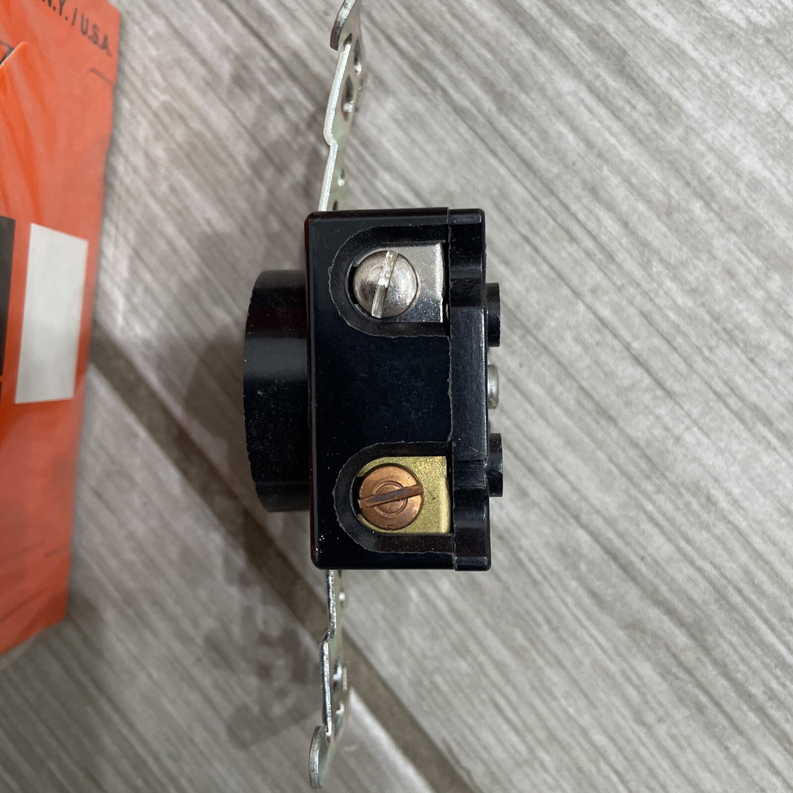 (C) (QTY 10) Pass & Seymour Single Receptacle NEMA 18-20R 7250 20A 120/208V⚡️