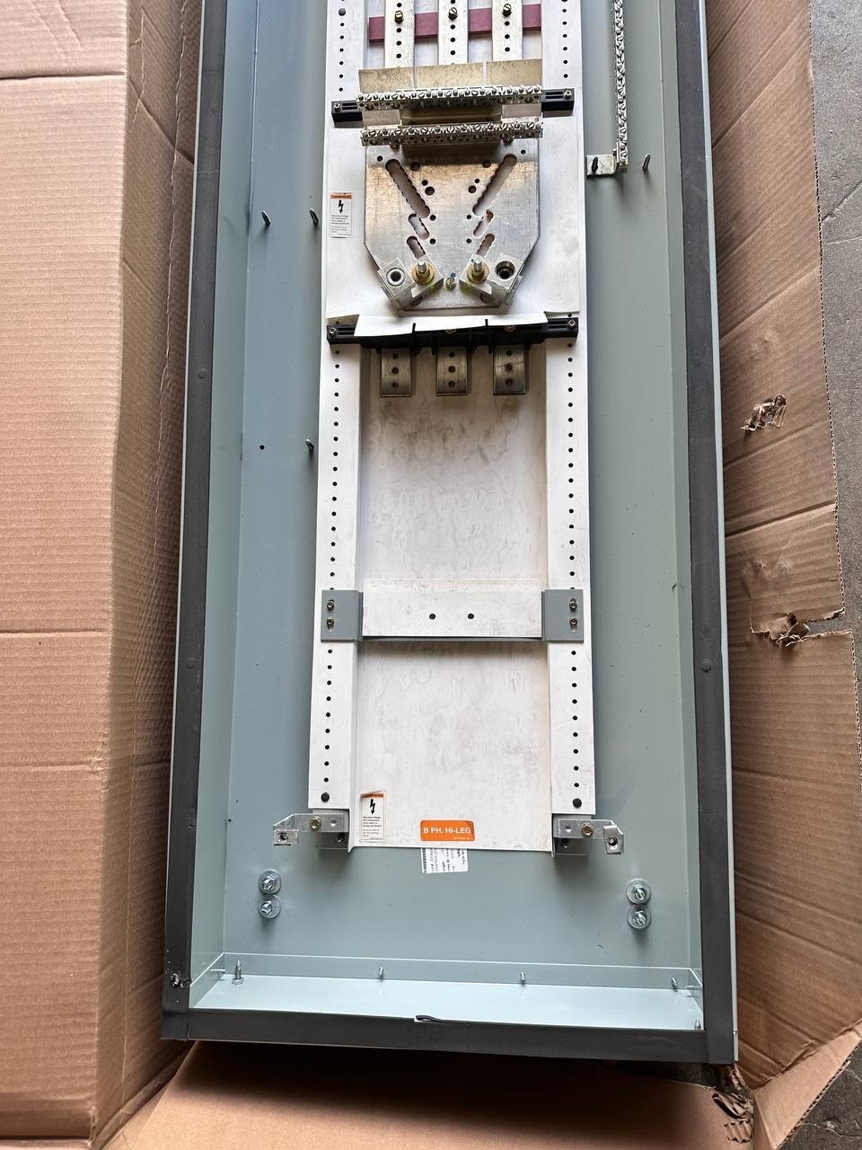 EATON PRL3a 600A 480 277V 3PH NEMA 3R Outdoor 60 inch