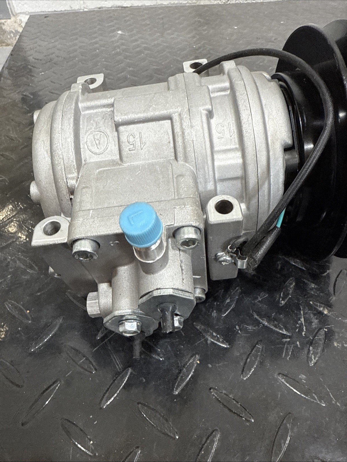 New A/C Compressor Assembly for Komatsu PN 14X-Z11-8580