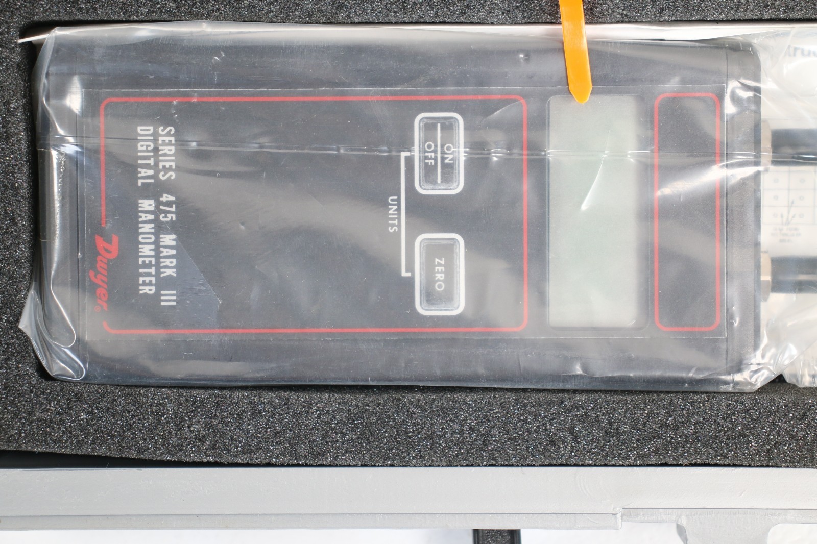 Dwyer Instruments Digital Manometer Series 475 Mark III 475-1-FM