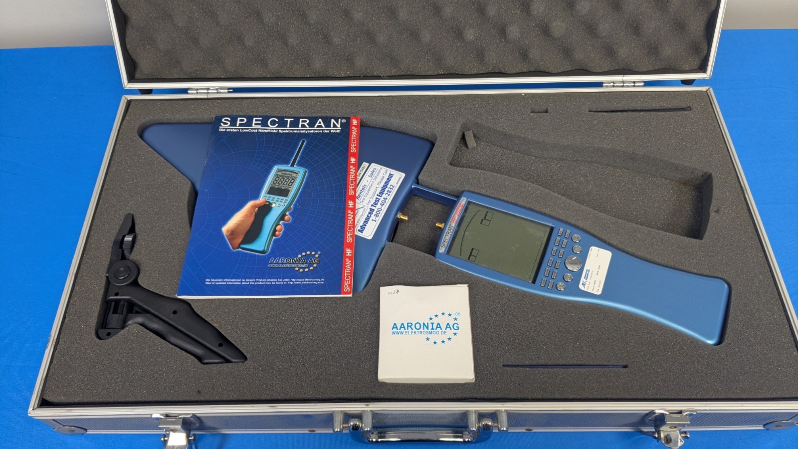 Aaronia Spectran V4 HF-2025E 700MHz to 2.5 GHz Spectrum Analyzer w/ Log Periodic