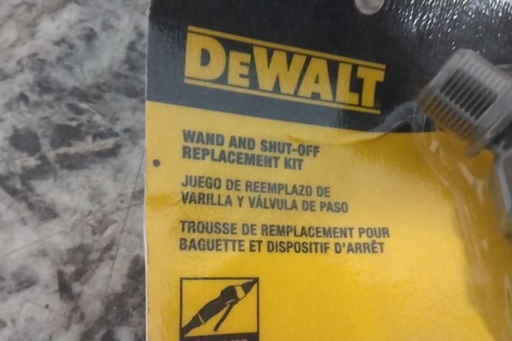 Dewalt 184766 30 In Overall L Backpack and Pump Sprayer Kit