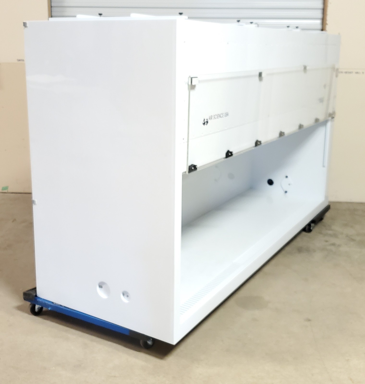 SALARE / AIR SCIENCE 96″ POLYPROYLENE LAMINAR FLOW HOOD LFR-2500 w/ BASE CABINET