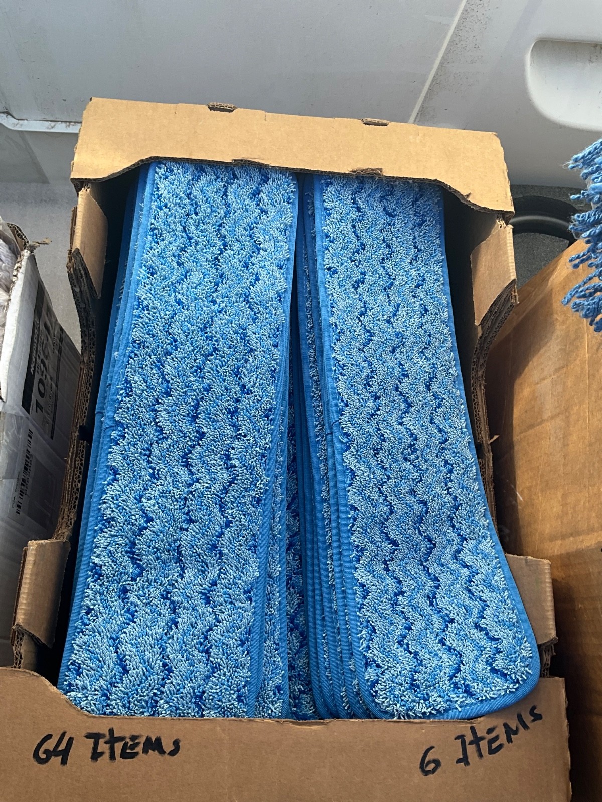 Rubbermaid Hygen Microfiber 18″ Damp Room Mop Pads Q410 Blue Color (1 Count)