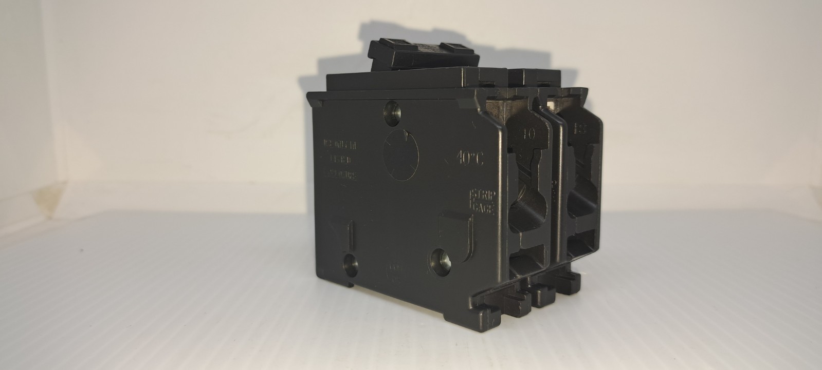 SQUARE D HOM230 30 AMP 2 POLE 240 VOLT CIRCUIT BREAKER TYPE HOM
