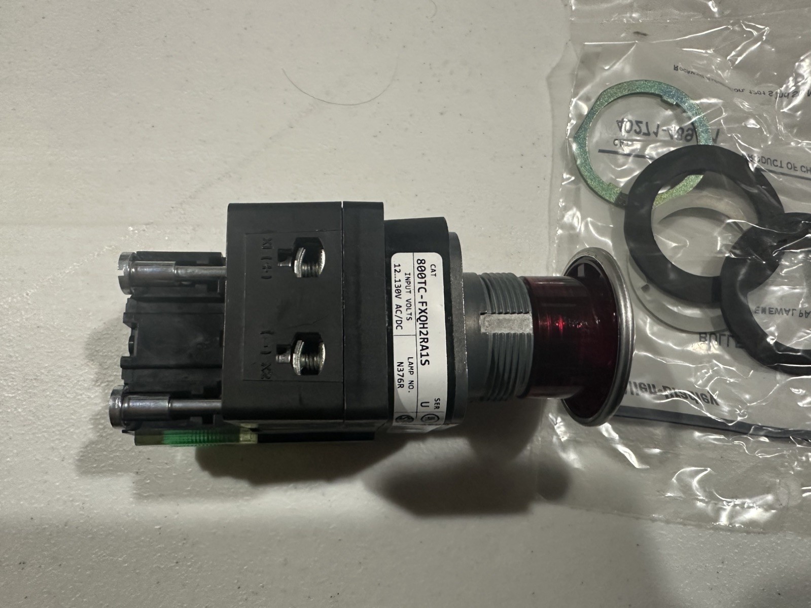 Allen Bradley 800TC-FXQH2RA1S Push Pull Switch Emergency Stop