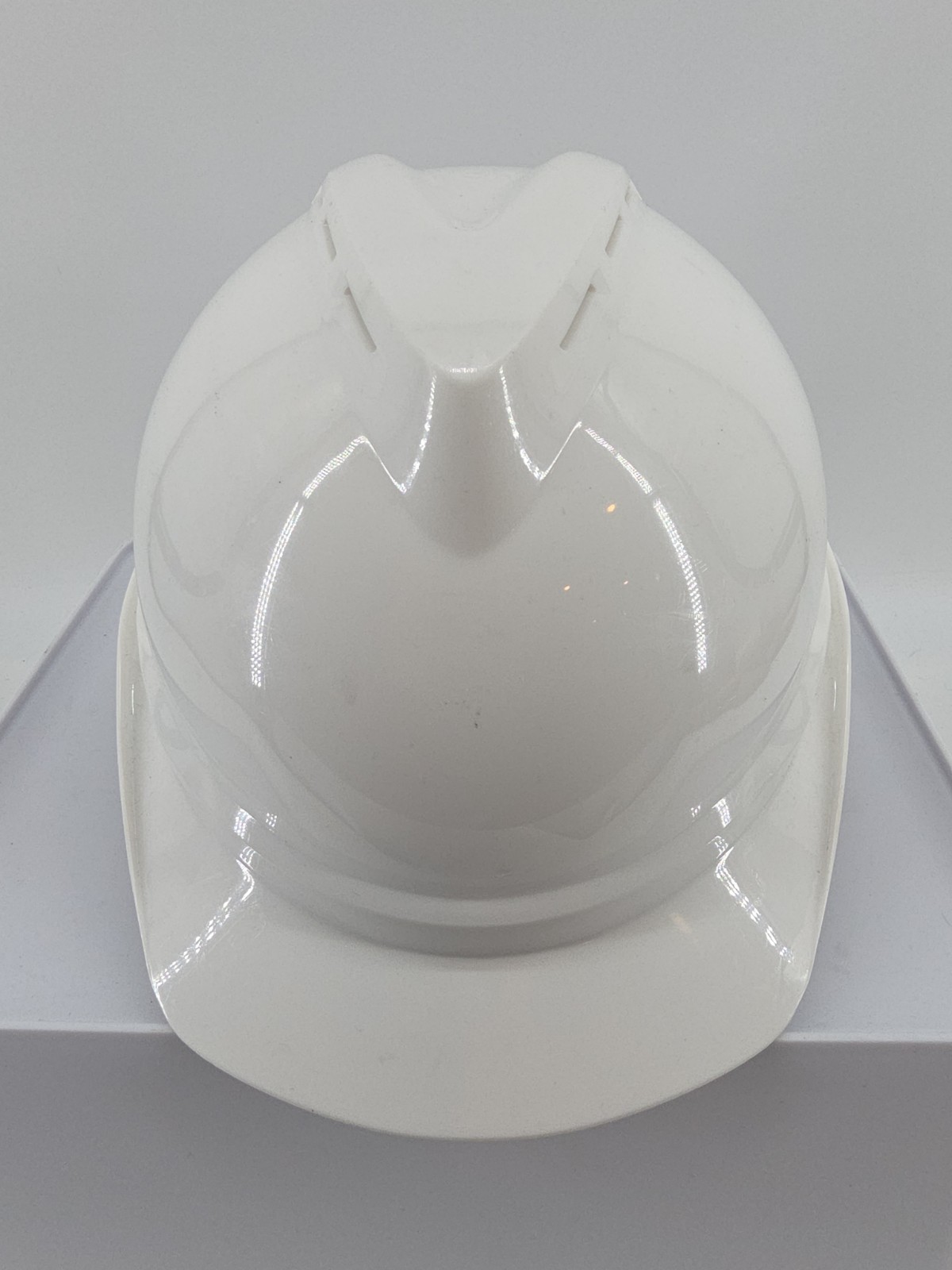 MSA WHITE V Gard ANSI OSHA Construction HARD HAT VENTED 6 PT Ratchet Suspension
