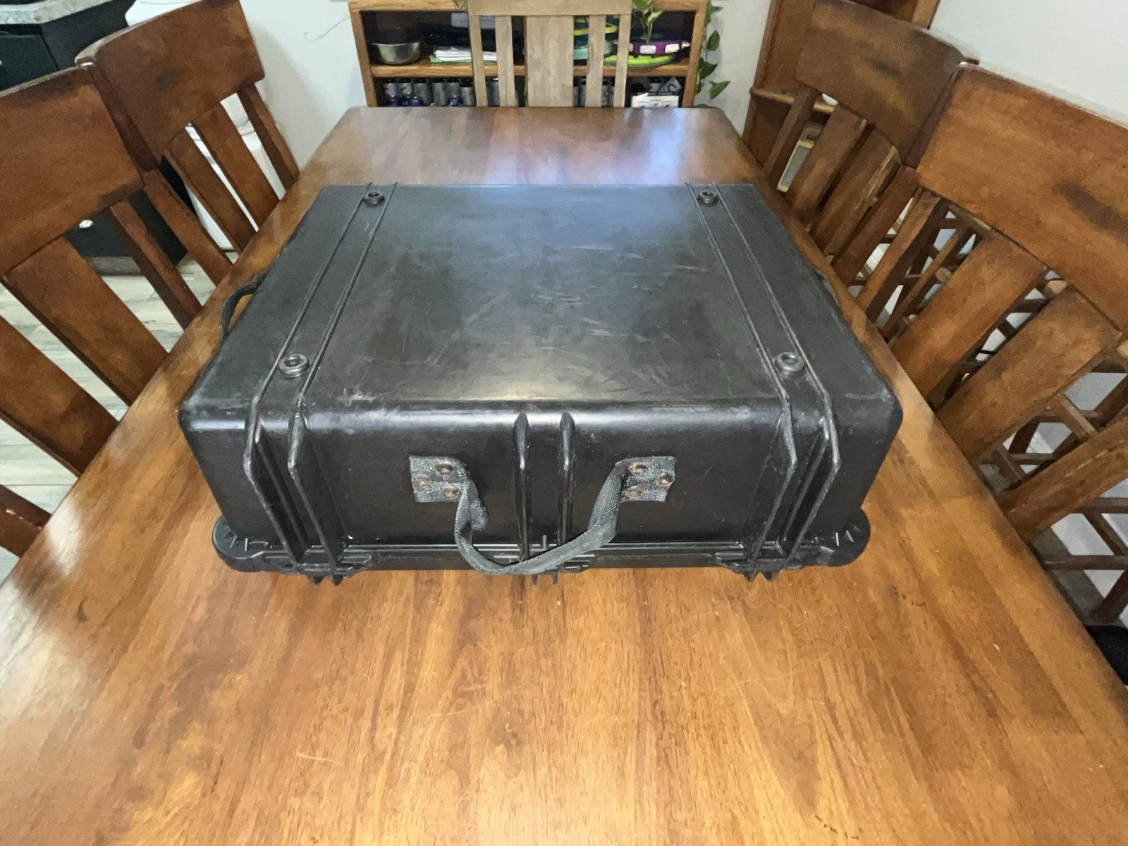 Iron Duck Pelican 1600 24″ x 18″ x 8″ EMS Medic Ambulance Hard Case, Black