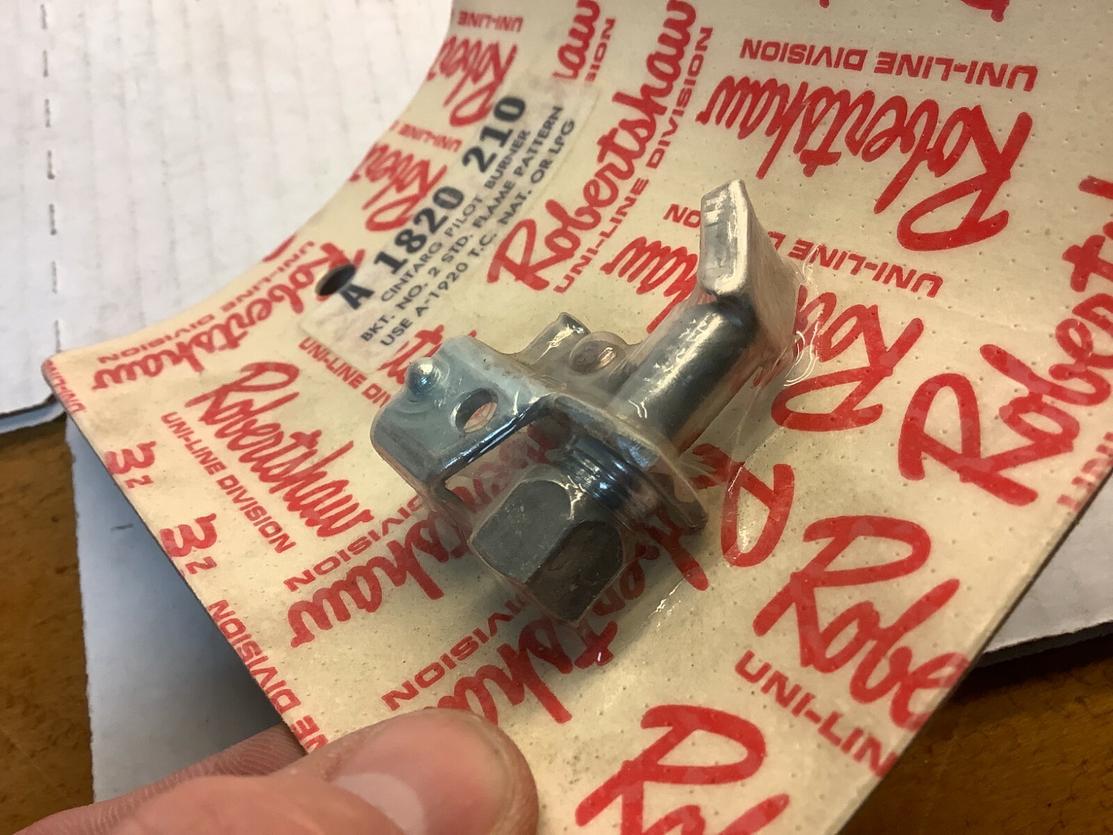 ROBERTSHAW A 1820 210 Cintarg Pilot Burner No. 2 Flame Pattern