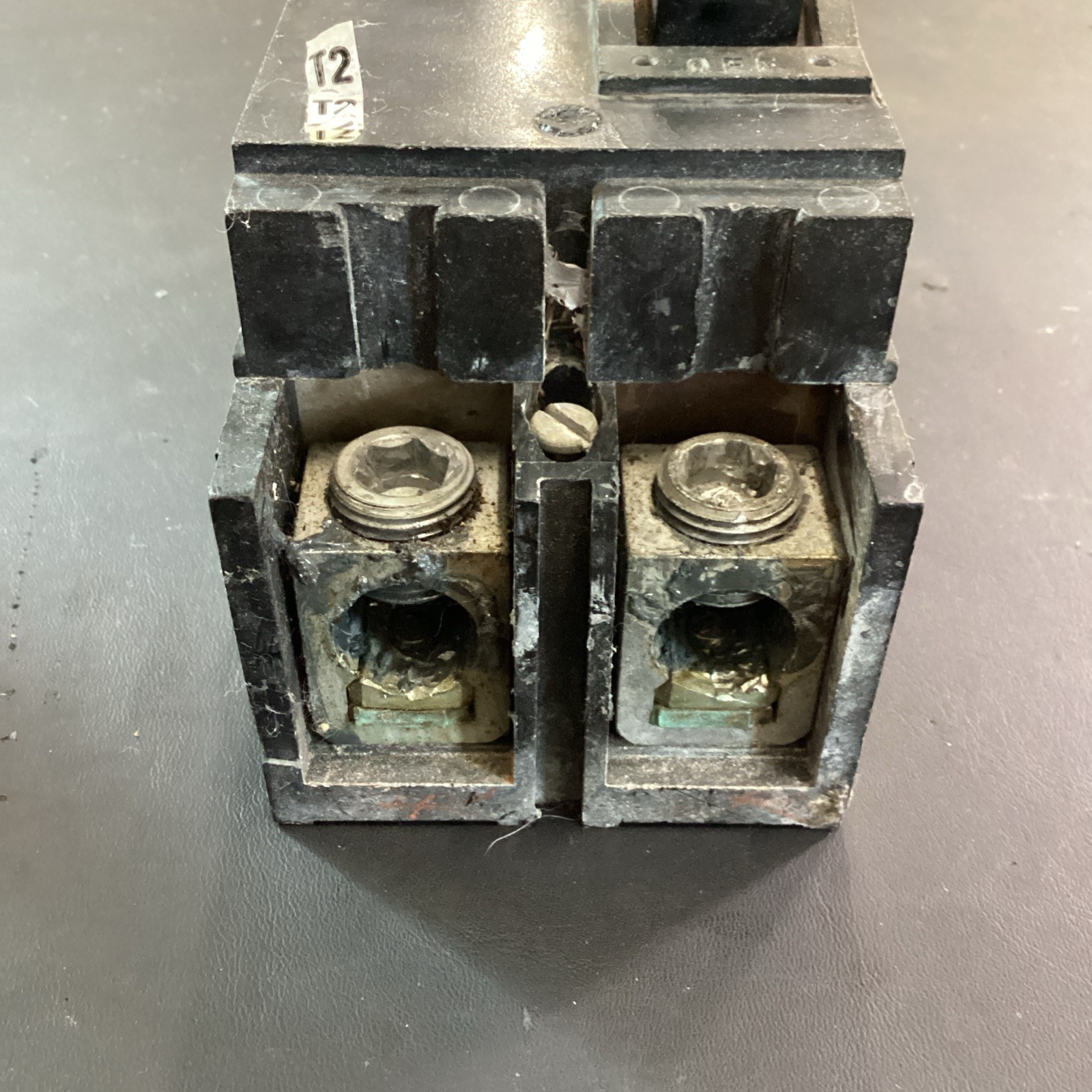 Square D Q2L2200 200A 2 Pole Circuit Breaker 120/240V Type Q2L 2P 200 Amp Used